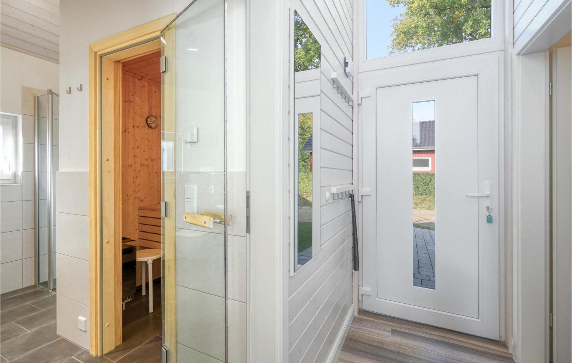 Stunning Home In Krems Ii-Warderbrueck With Wifi Gols Luaran gambar